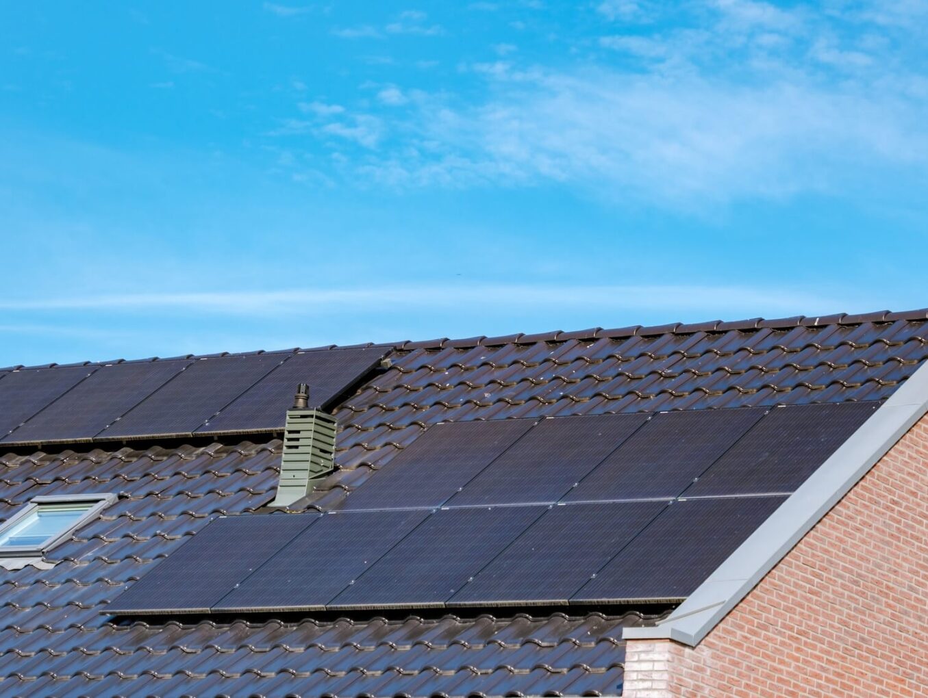 Jakie znaczenie orientacja dachu dla wydajności instalacji fotowoltaicznej?