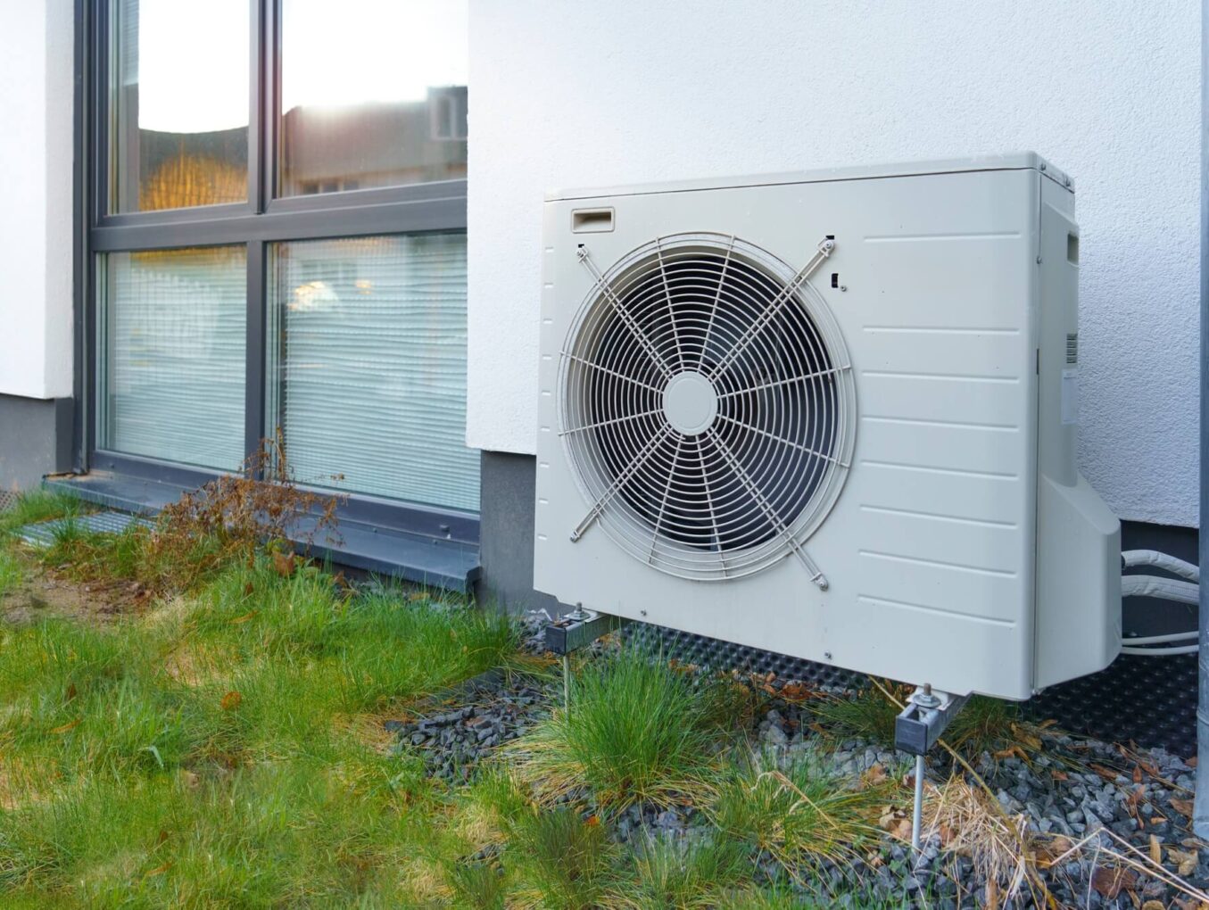 Jak obniżyć zużycie prądu przez pompę ciepła?